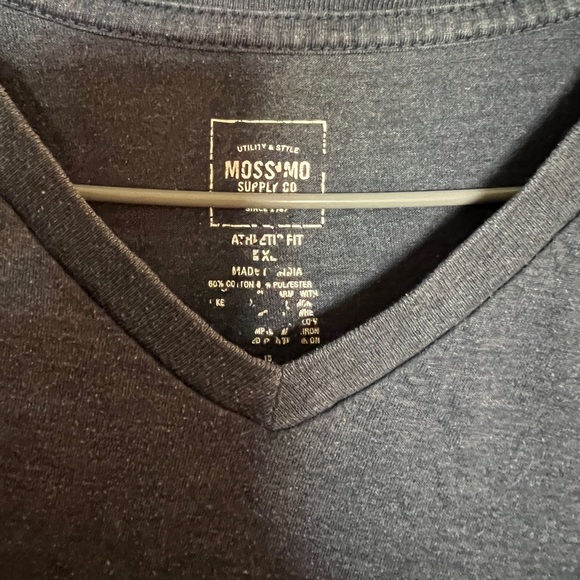 Mossimo supply co. V neck t-shirt - Picture 2 of 3